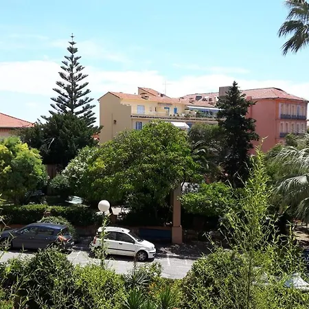 La Perle Du Louvre * مينتون